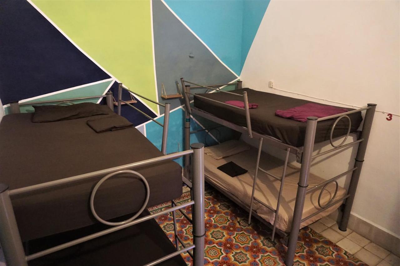 Akasha Hostel Merida חדר תמונה